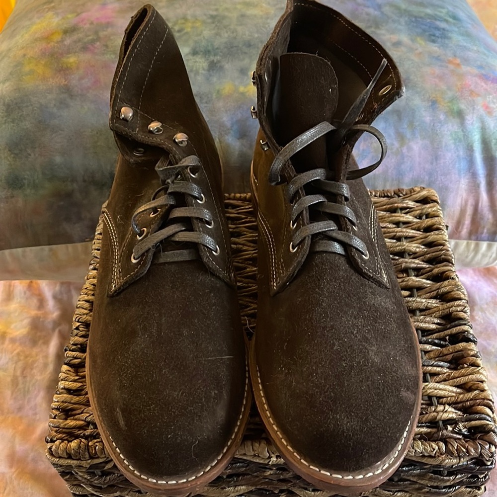 Wolverine 1000 Mile mens boots in brown suede. Barely every worn